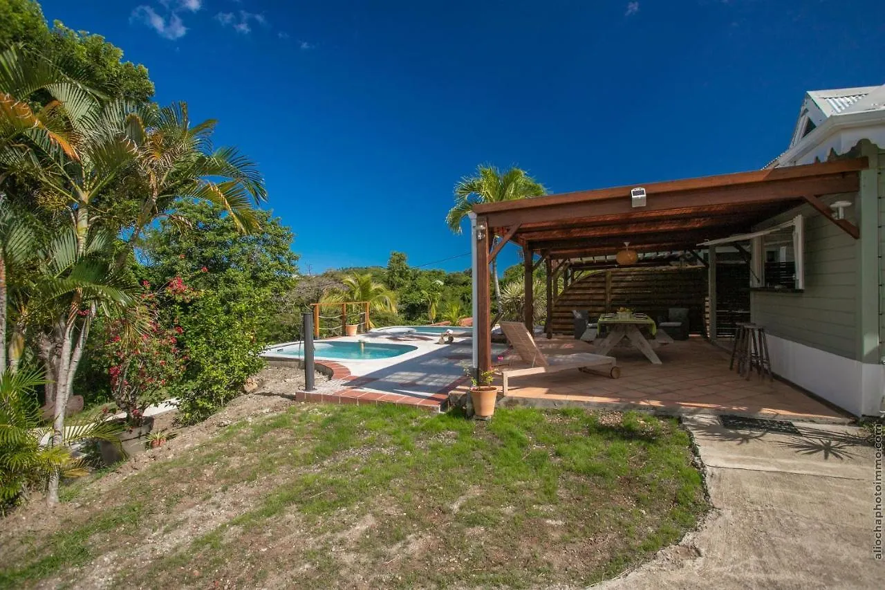 Sunny Bungalow Croisee Decius 0*,
