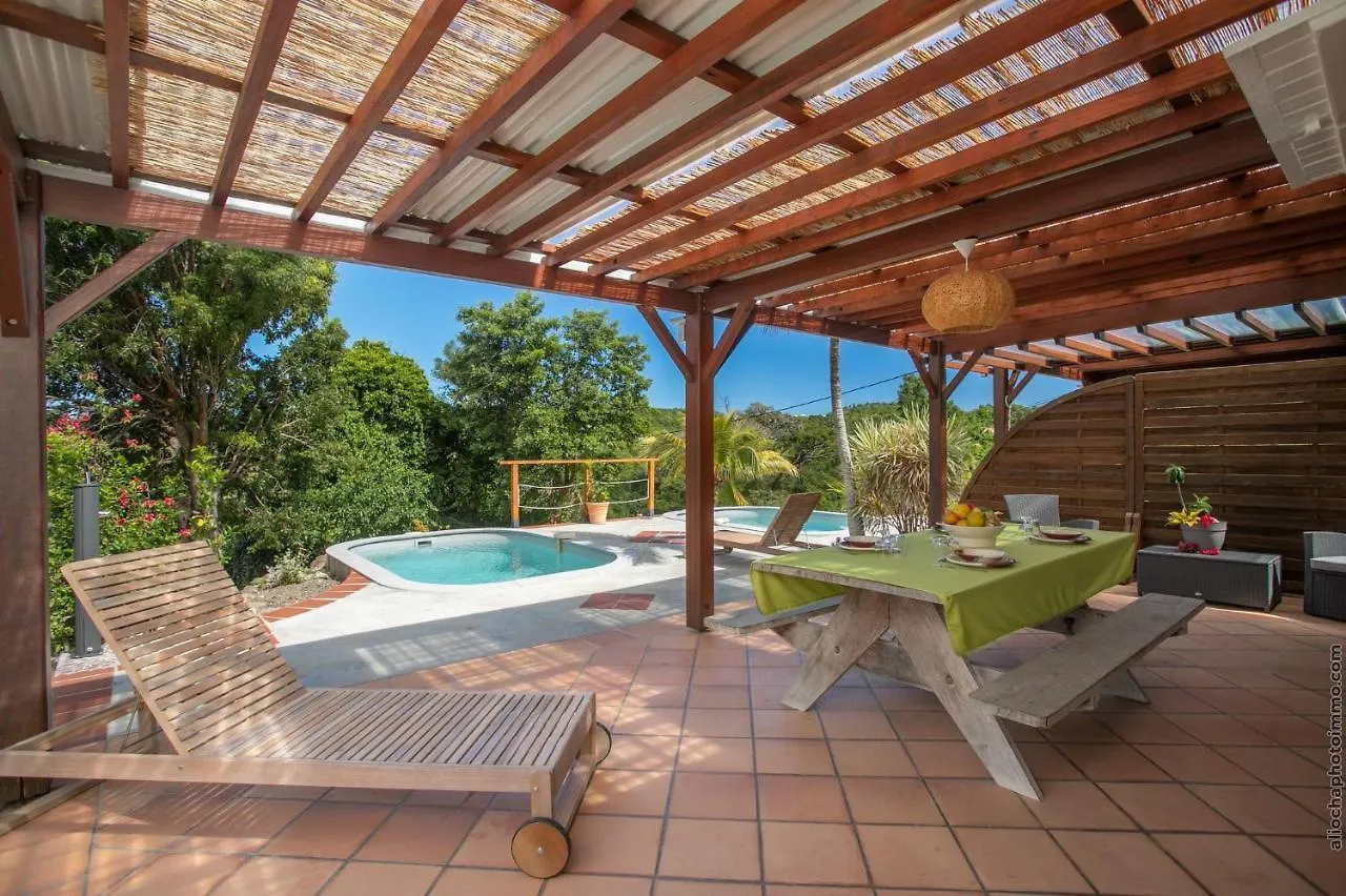 Sunny Bungalow Croisee Decius