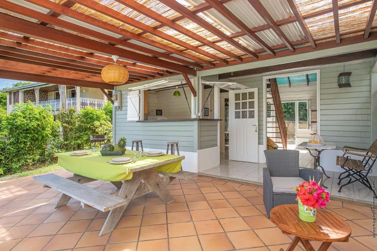 Sunny Bungalow Croisee Decius 0*,  Martinique