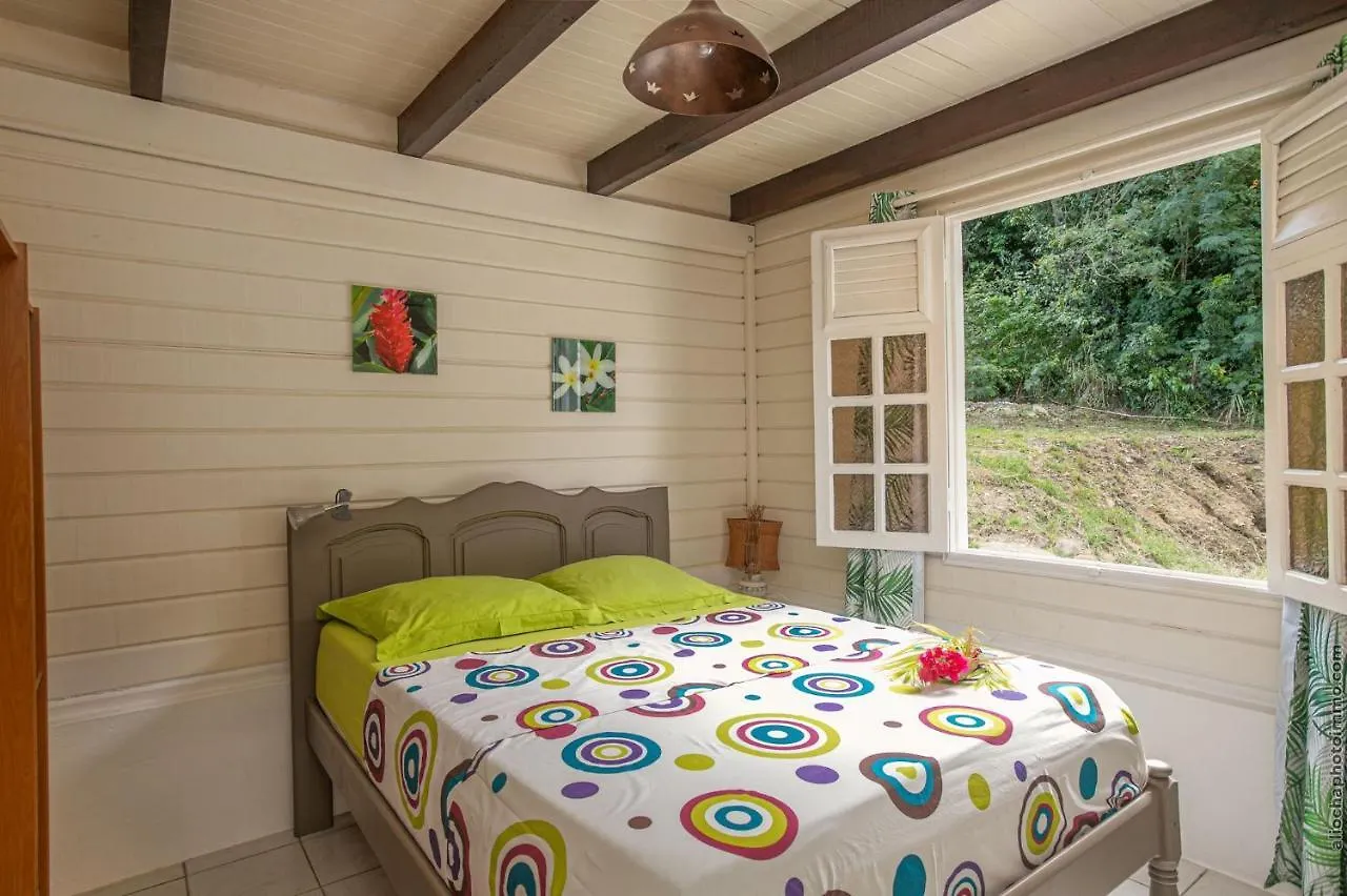 Sunny Bungalow Croisee Decius Martynika